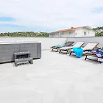 Sea Heaven Apartment