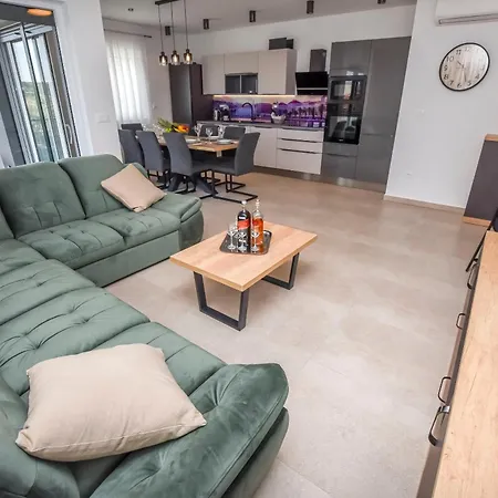 Sea Heaven 아파트 시베니크